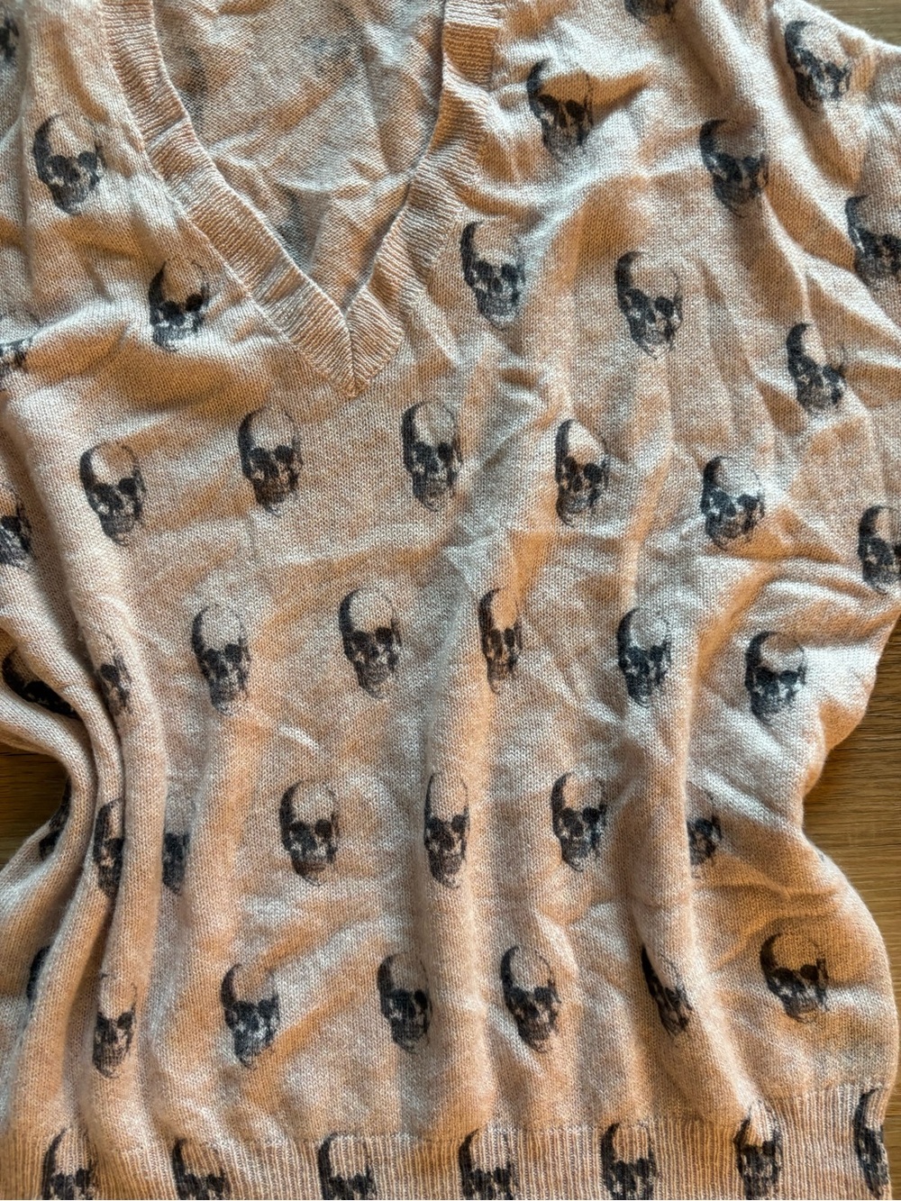 360 Cashmere Light Pink Crewneck Sweater with Subtle Heathering skull - Picture 3 of 9